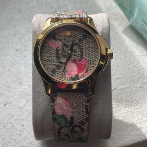 Gucci Gold Floral Women's Watch